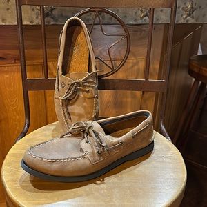 Sperry for Vineyard Vines Top Sider size 9.5M